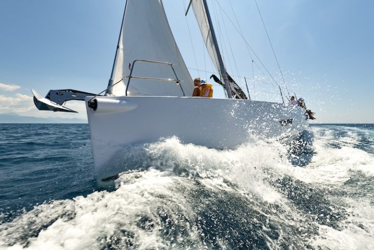 ELAN E5 EN MER SAILING STREAM