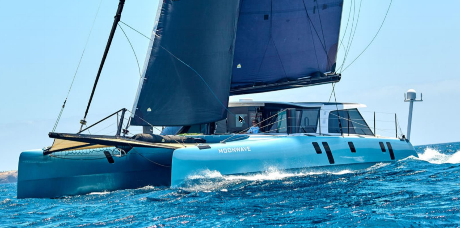 un catamaran Gunboat 60 hybride