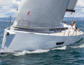 ELAN E5 SAILING STREAM CÖTE D'AZUR