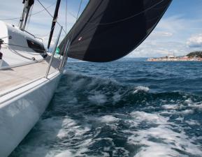 ELAN E5 SAILING STREAM CÖTE D'AZUR