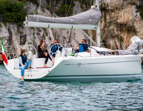 Italia 9.98 Sport Line Sailing Stream