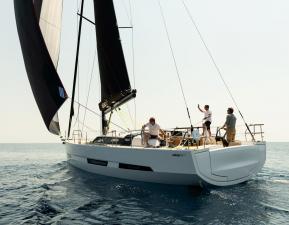 The new Elan Yacht GT6 by sailing stream