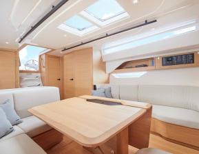 VOILIER ELAN YACHT E6 SAILING STREAM