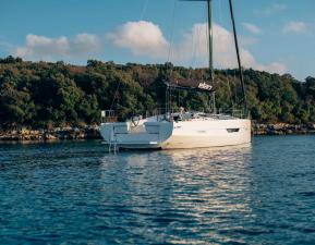 VOILIER ELAN YACHT E6 SAILING STREAM