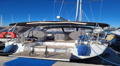Voilier Jeanneau Yacht 51  sailing stream